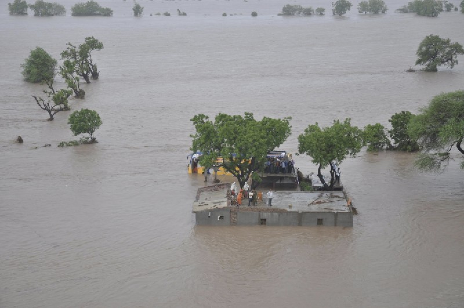 banjir di india